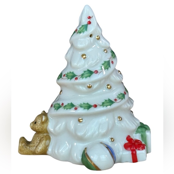 Lenox Christmas Santa and Tree Salt & Pepper Shaker Set - Picture 8 of 13